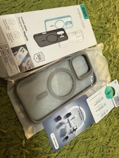 ESR Hybrid Case iPhone 16 Pro用 透明/グレーのサムネイル