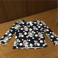 綺麗めトップスのサムネイル
