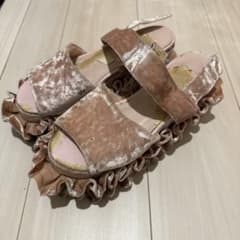 【夏季限定価格】merry jenny ベロア フリル 厚底 サンダル ピンクのサムネイル