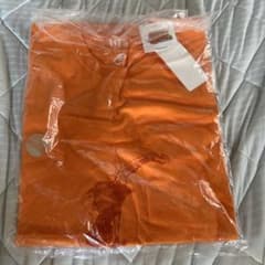 (希少)UNIQLO UT 週刊少年ジャンプ 50周年記念 Tシャツ オレンジのサムネイル