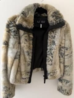 ARMANI JEANS リアルファー襟 ショートジャケット グレー系 42 レディースXS〜S）Armani Jeans ファーコート ショート丈 - メルカリ
