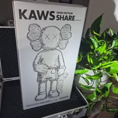 M@プロフ必読KAWS OPEN EDITION SHARE フィギュア M@プロフ必読様専用KAWS OPEN EDITION SHARE フィギュア - メルカリ