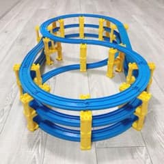 プラレール立体無限ループのサムネイル