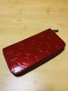 LOUIS VUITTONのサムネイル