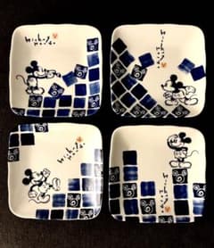 ミッキー　角皿　4枚セットのサムネイル