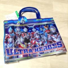 ウルトラヒーローズ　ウルトラマン　プールバッグ　新品タグ付き　マチあり　海