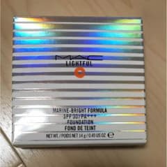 MAC ライトフルファンデーションのサムネイル