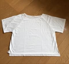 *Shoulder-baring top, size M, excellent condition, Natural Beauty Basic*