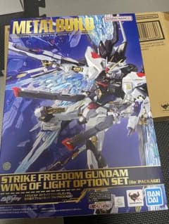 L BUILDストライクフリーダムガンダム 光の翼+劇場版配布ボールペン METAL BUILDストライクフリーダムガンダム 光の翼+劇場版配布
