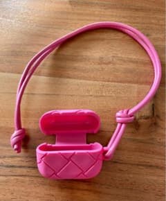 BOTTEGAVENETA AirPodsproケースのサムネイル