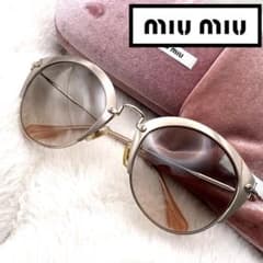 極美品✨miumiu SMU53R サングラス グレージュ系 極美品✨miumiu SMU53R サングラス グレージュ系 - メルカリ