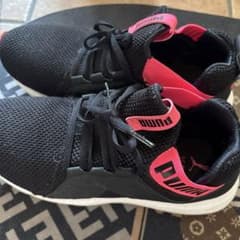 PUMAレディース スニーカー ソフトフォーム 25cm ブラック×ピンクのサムネイル