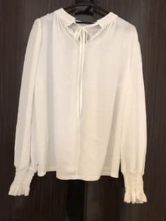 最終値下げ‼️2800円‼️ブラウスのサムネイル
