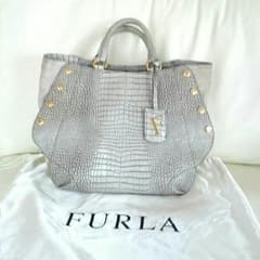 FURLA クロコダイル調ハンドバッグのサムネイル