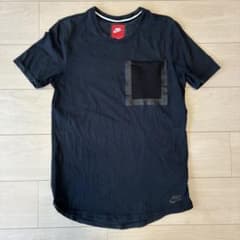 NIKE ポケット付き Tシャツのサムネイル
