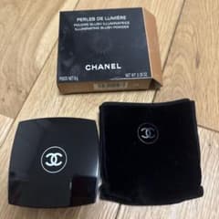 CHANEL PERLES DE LUMIÈRE ハイライトパウダー 8gのサムネイル