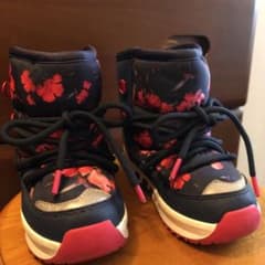 アディダス  adidas ブーツ　花柄　スノーブーツ　防水☆超美品のサムネイル