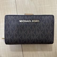 MICHAEL KORS 二つ折り財布のサムネイル