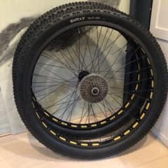 Surly  Rabbit Hole 29r  タイヤKNARD29x3.0のサムネイル