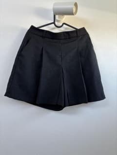 GU ブラック プリーツショートパンツ XLのサムネイル