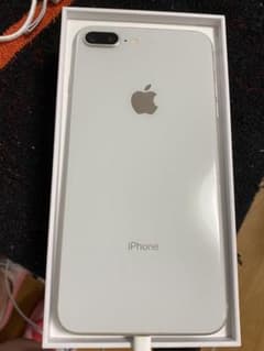 美品　iPhone8 plus シムフリー　64GBのサムネイル