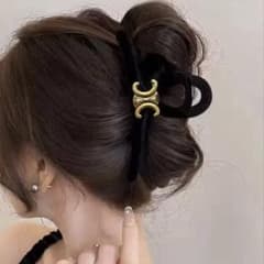 CELINE シンプルデザインヘアクリップ ブラック - メルカリ
