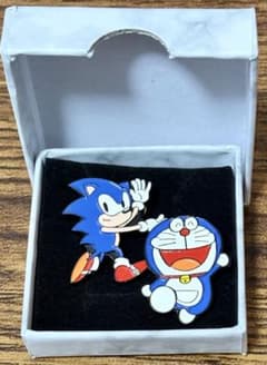 希少　激レア　レトロビンテージ　ソニック　ドラえもん ピンバッジ 2点のサムネイル