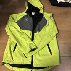LUZ e SOMBRA フード付きピステ Mサイズ 蛍光イエロー - メルカリ