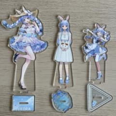 ホロライブ　兎田ぺこら　アクスタのサムネイル