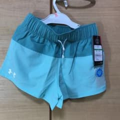 ショートパンツ　アンダーアーマー　YLGのサムネイル