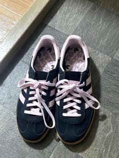adidas SPEZIAL ピンク スニーカーのサムネイル