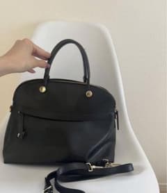 本日限定値下げフルラ　パイパー　ブラック美品のサムネイル