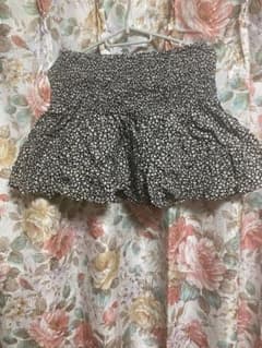H&M 小花柄 シャーリング ミニスカートのサムネイル
