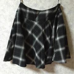 膝丈フレアースカートのサムネイル