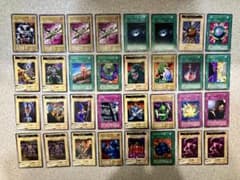 遊戯王カード 32枚セットのサムネイル