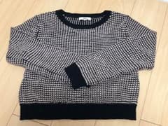 【冬の定番】OZOC♡ピンク×ブラックUネックニットのサムネイル