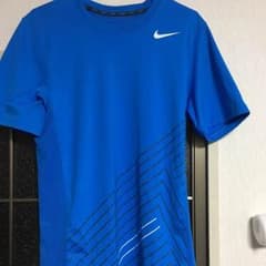 ナイキ トレーニングシャツのサムネイル