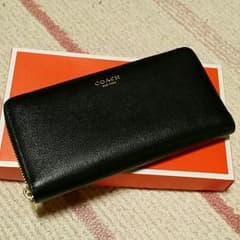COACHのお財布です。今宮様専用です。購入禁止ですよ♪のサムネイル