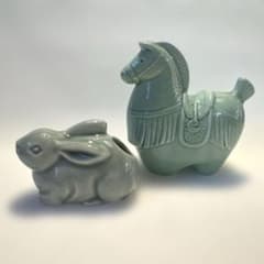 青磁】干支 置物 2点セット 陶器（うさぎ楊枝入れ / 馬置物）縁起物