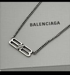 美品 BALENCIAGA バレンシアガ ネックレス BBロゴ 箱 保存袋付き 美品 BALENCIAGA バレンシアガ ネックレス BBロゴ 箱 保存袋付き