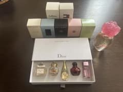 も*5様 まとめ売り　香水 ミニボトル 大量セット Dior Bvlgariのサムネイル