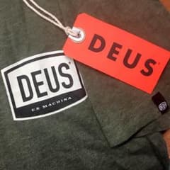 DEUS 半袖Tシャツのサムネイル