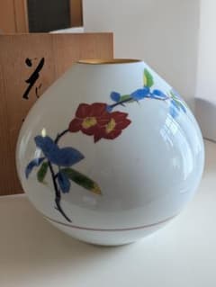 香蘭社 花瓶 磁器 椿文様 共箱付きのサムネイル