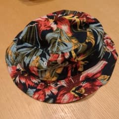 花柄バケットハットのサムネイル