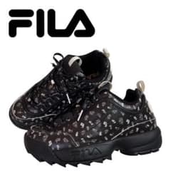 【極美品】FILA フィラ ディスラプター2 厚底 マルチ グラフィック ロゴ
