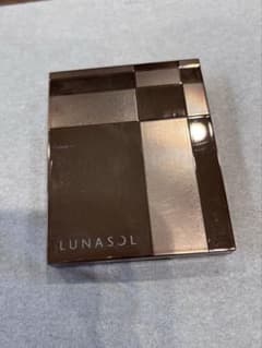 LUNASOL マカロングロウアイズ 01 Cassisのサムネイル
