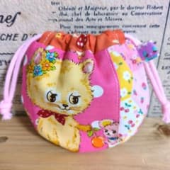 ハンドメイド まるいミニ巾着 (レトロなねこちゃん 花柄) - メルカリ