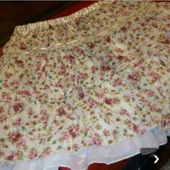 【お値下げ中】花柄スカートのサムネイル