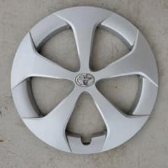 TOYOTAプリウス30系後期ホイールキャップ①のサムネイル
