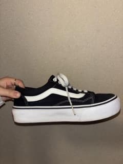 VANS Old Skool ブラック ホワイト スニーカーのサムネイル